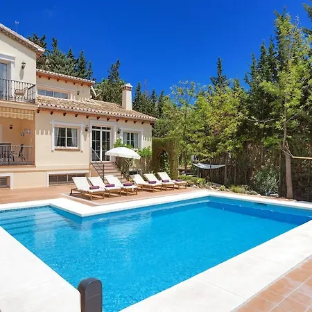 Villa Leones
